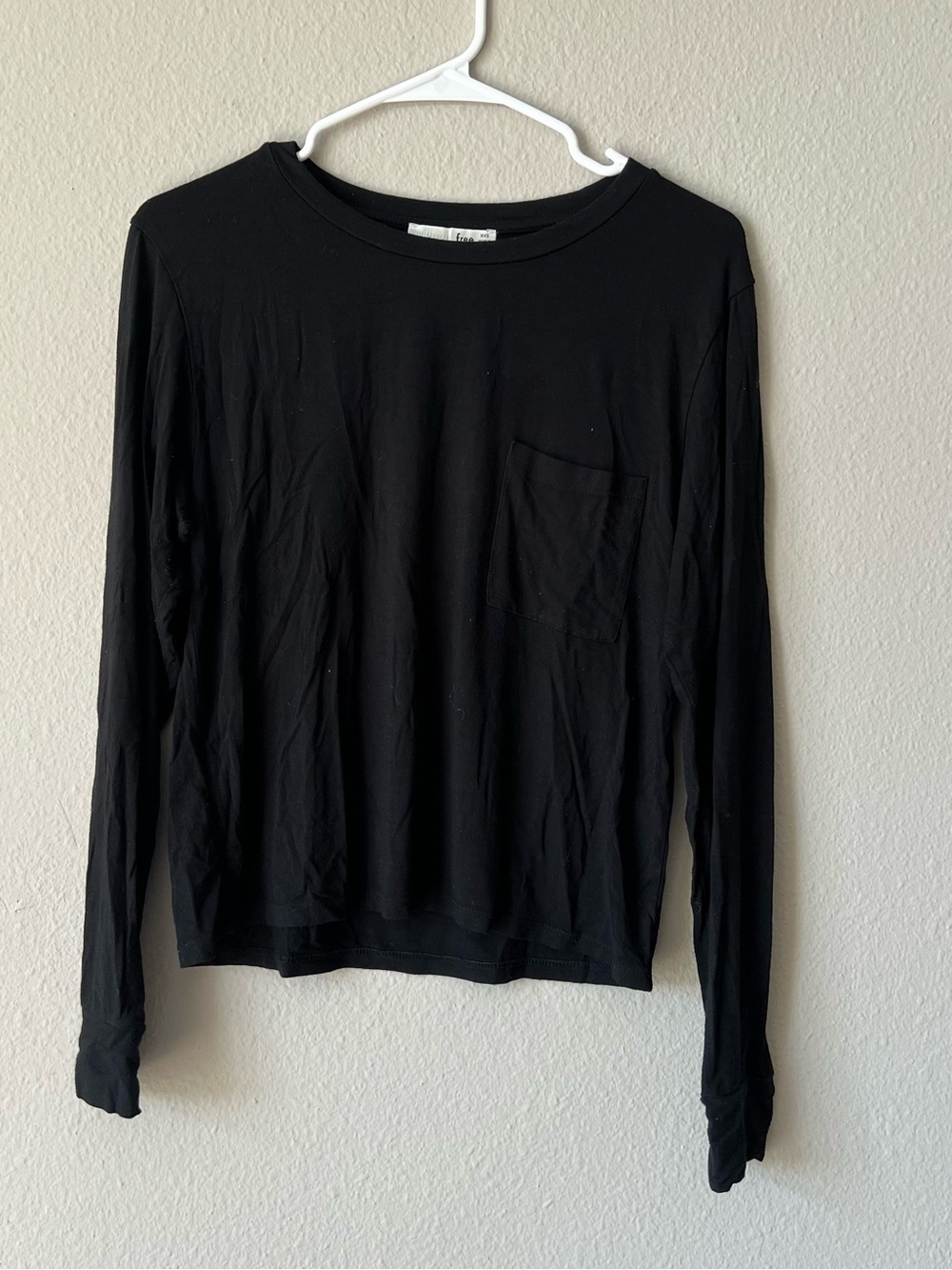 Wilfred Black Crew Neck Long Sleeve Tee with Pocket
